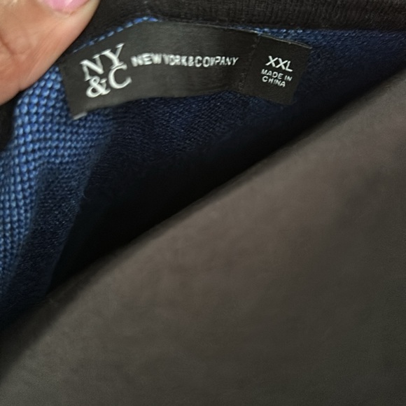 Beautiful Animal Print Sweater - Picture 2 of 2